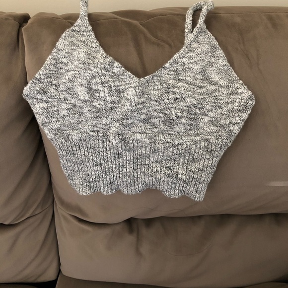 Crop top - Picture 2 of 3